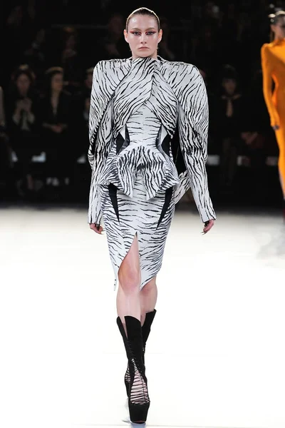 Look 22